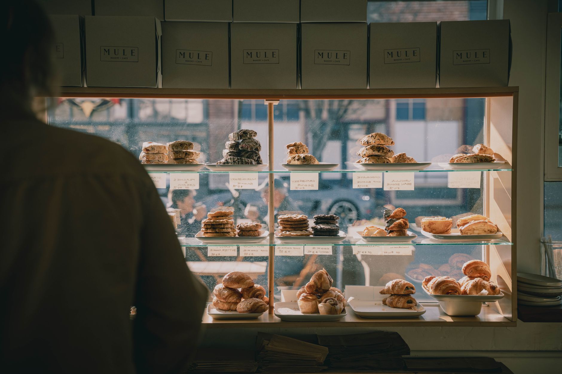 Frische Brötchen aus eigener Produktion