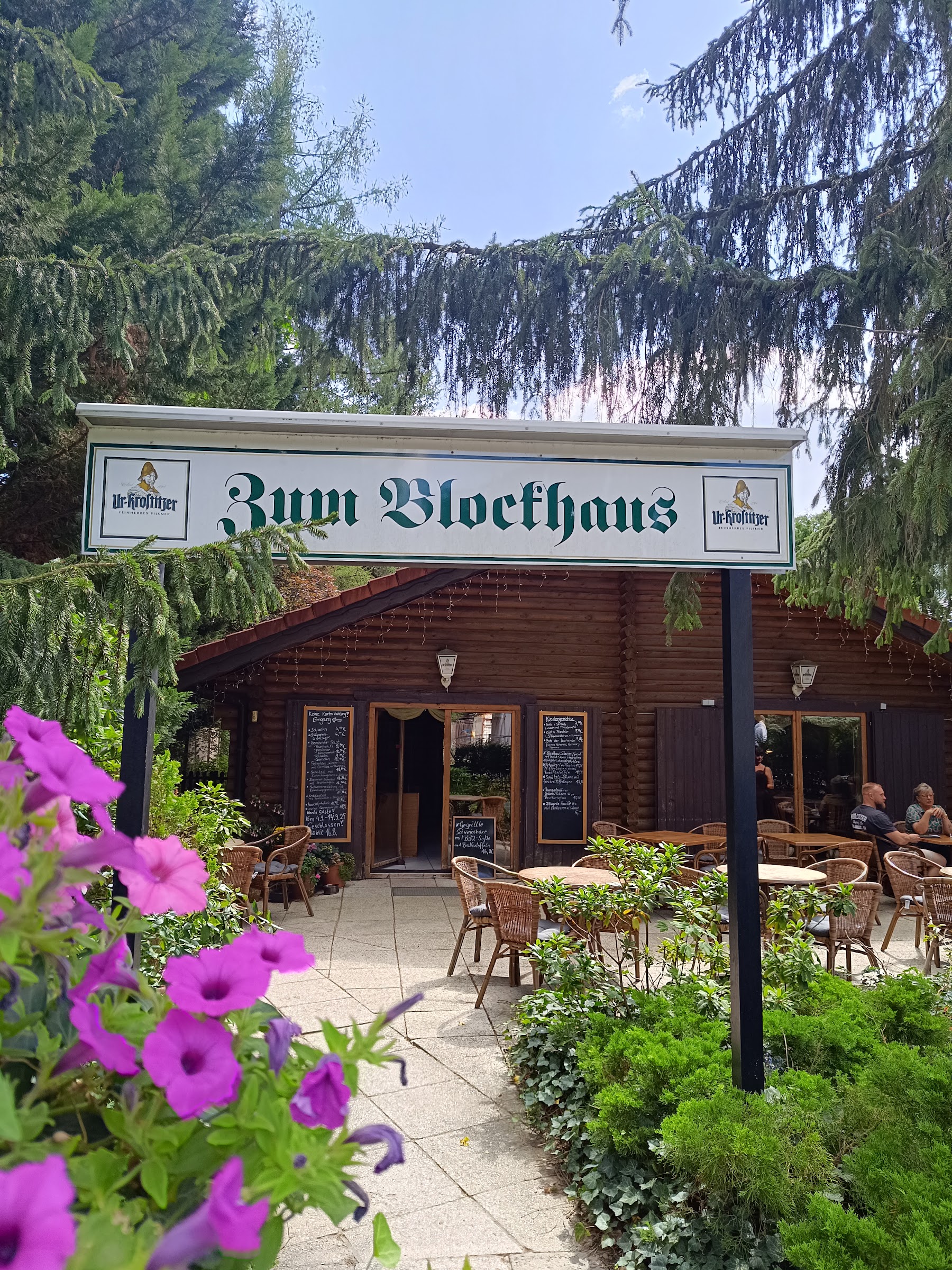 Gedeckter Tisch Blockhaus